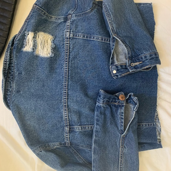 Short jean jacket - Picture 2 of 3